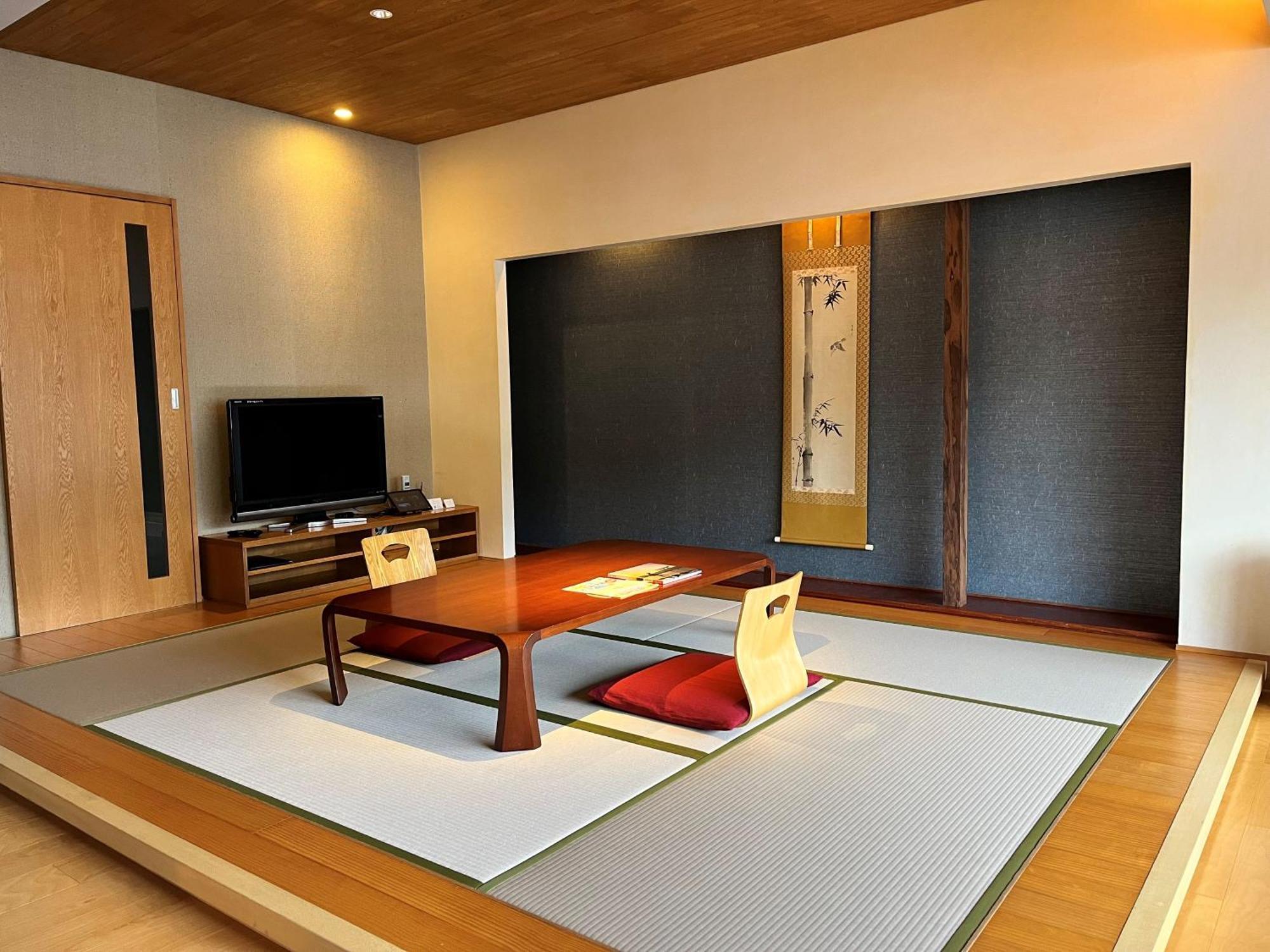 Hotel Itsukushima Iroha Hatsukaichi Zewnętrze zdjęcie